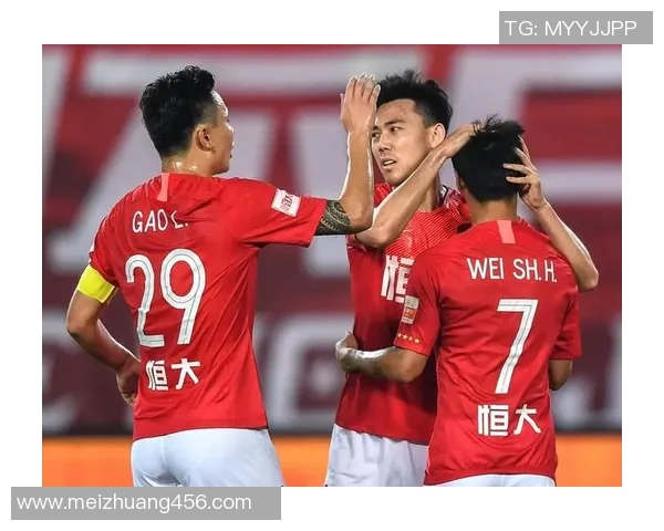 恒大足球明星队携手打造中国足球新未来,助力青少年成长与发展 恒大足球明星队携手打造中国足球新未来,助力青少年成长与发展