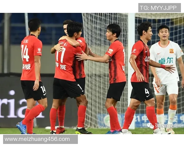 广州足球队以69分领跑钻石联赛积分榜展现强劲实力